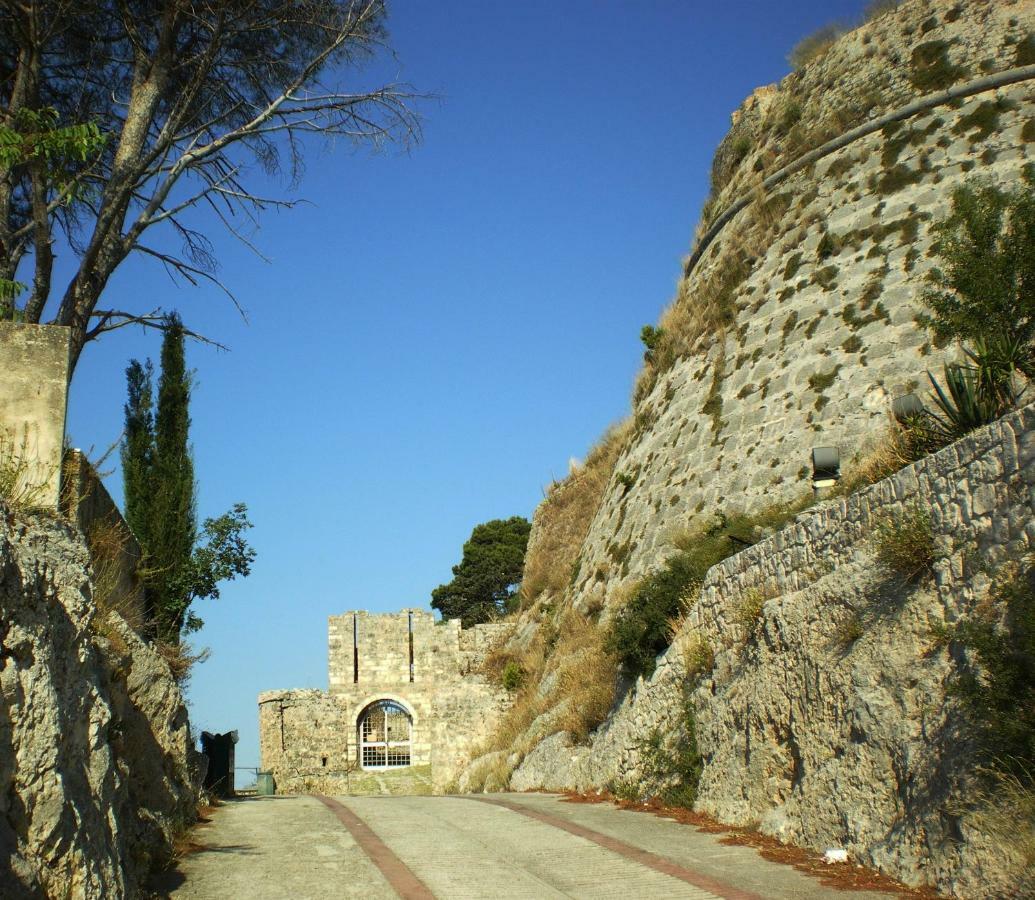 Polytropon Apartments Κάστρο Εξωτερικό φωτογραφία